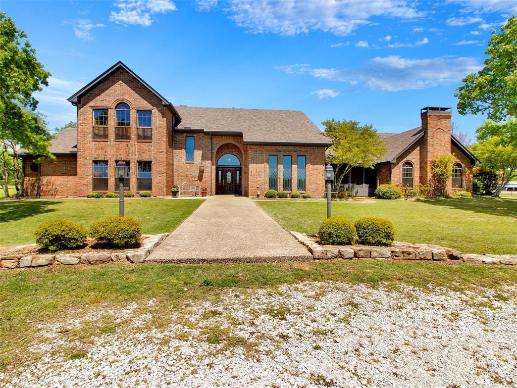 For Sale 1269 Spring Hill Road, Aubrey, TX 76227 4 Beds / 4 Full