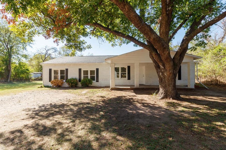 Property photo for 178 County Road 4870, Newark, TX