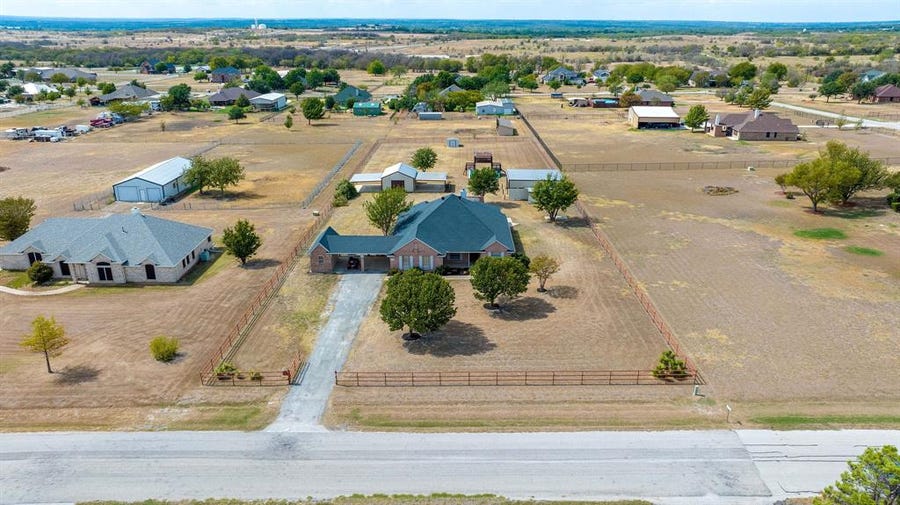 Property photo for 14417 Meadowland Circle, Newark, TX