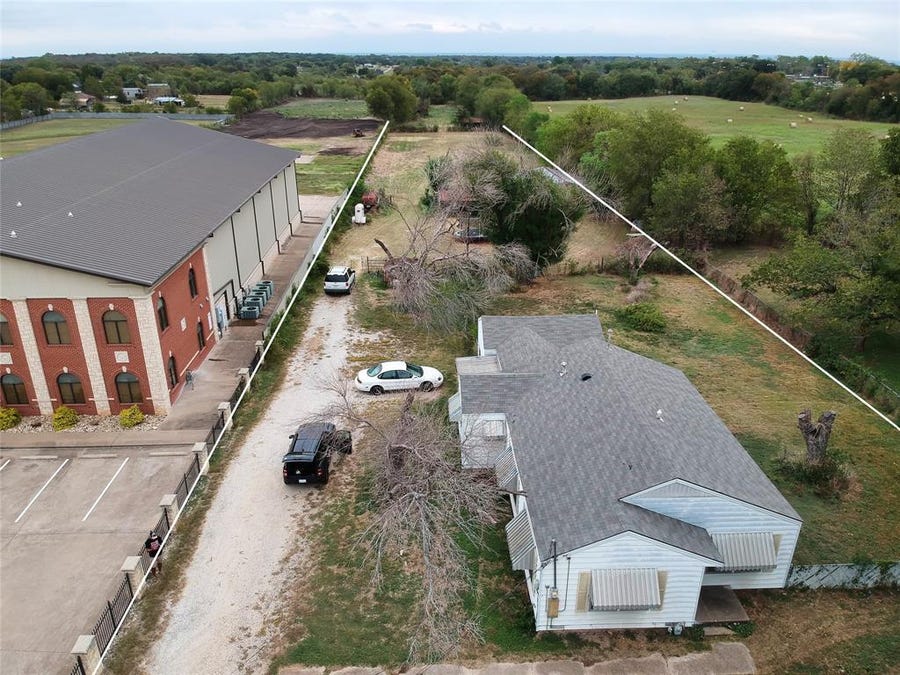 Property photo for 714 S Robinson Drive, Robinson, TX
