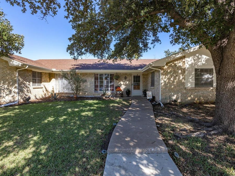 Property photo for 3315 Peachtree Lane, Pantego, TX