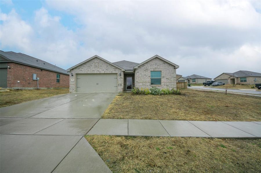 Property photo for 127 Barbwire Way, Newark, TX