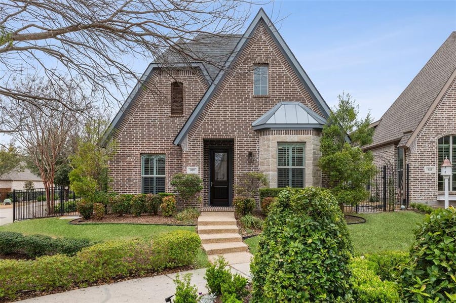 Property photo for 829 Cloister Way, McKinney, TX