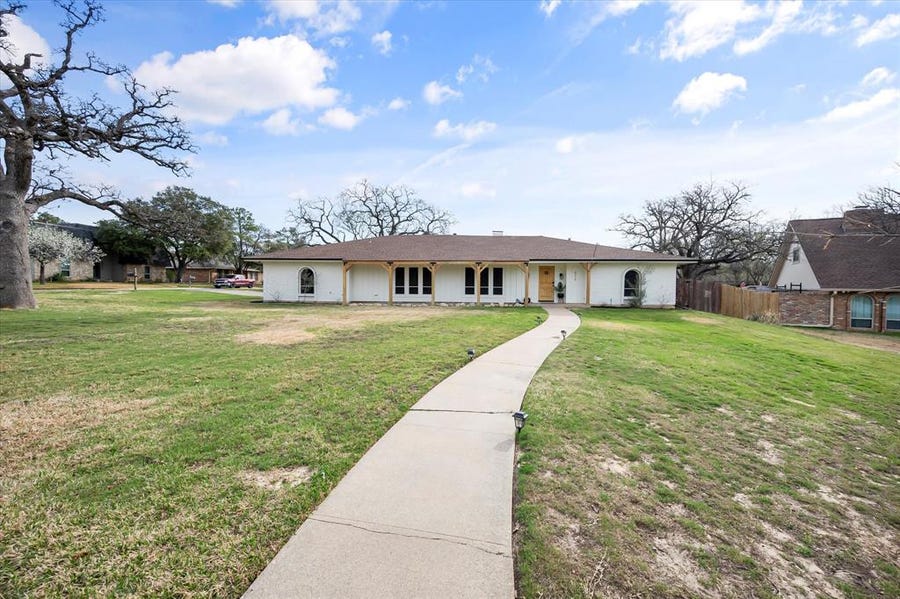 Property photo for 3310 Country Club Road, Pantego, TX