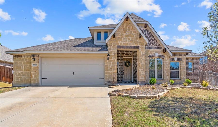 Property photo for 9205 Benbrook Lane, Denton, TX
