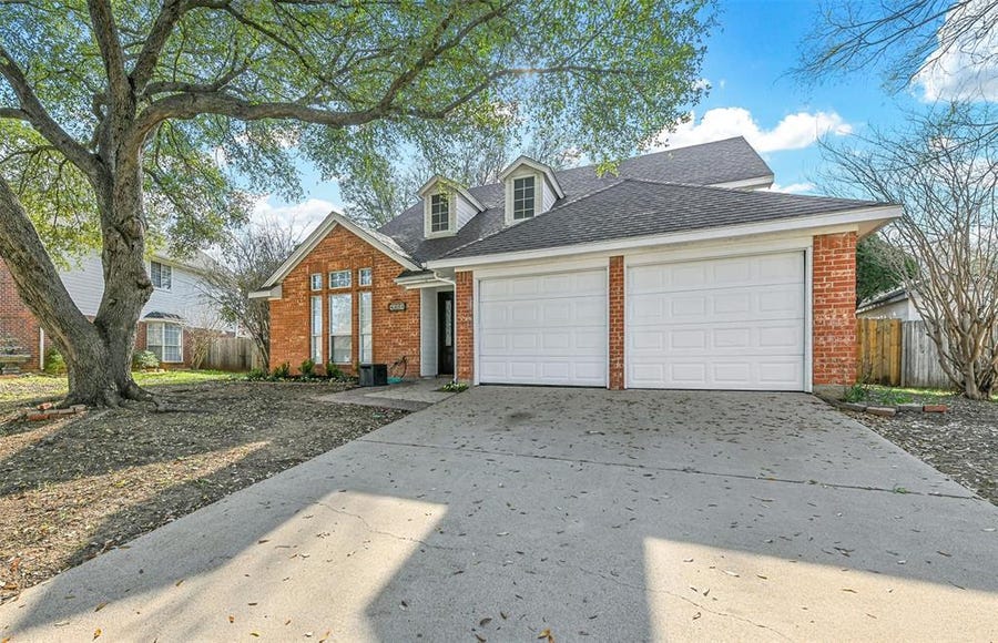 Property photo for 4224 Glen Ridge Drive, Arlington, TX