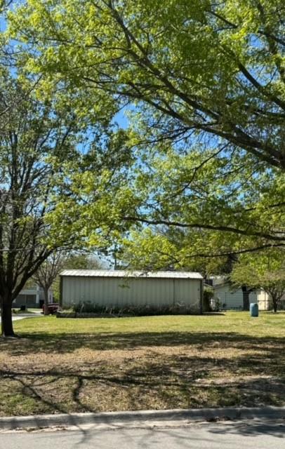 Property photo for 104 S Holman, Decatur, TX