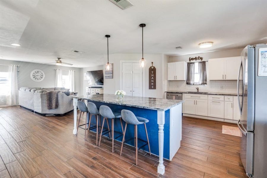 Andrea Chavarria Lugary Real Estate