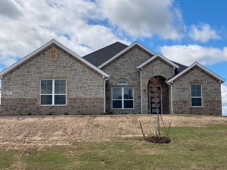 Property photo for 107 Velds Drive, Decatur, TX