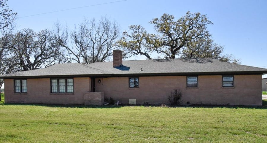 Property photo for 311 County Road 4280, Decatur, TX