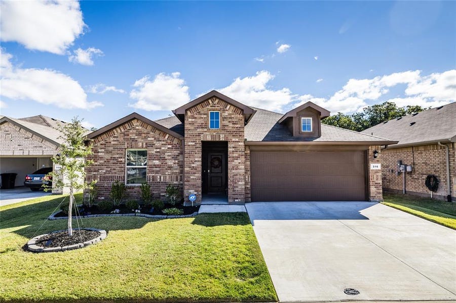 Property photo for 316 Abingdon Street, Azle, TX