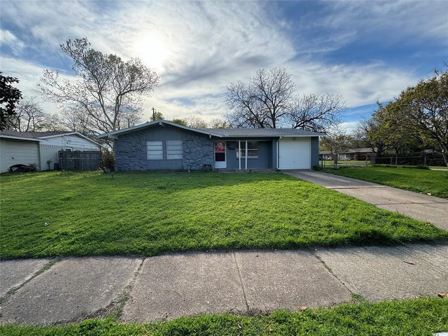 Property photo for 1511 Lorrie Drive, Richardson, TX